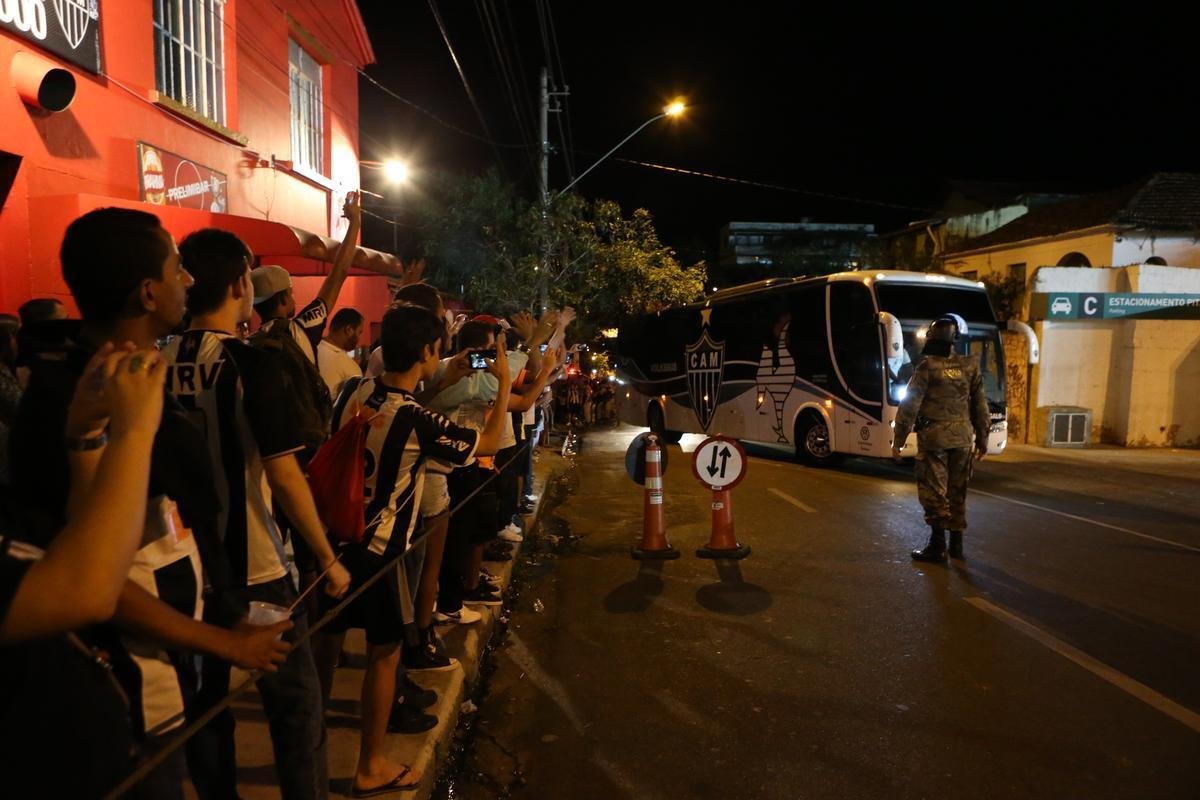 Torcedores chegaram ao Independncia animados e deram grande incentivo aos jogadores atleticanos