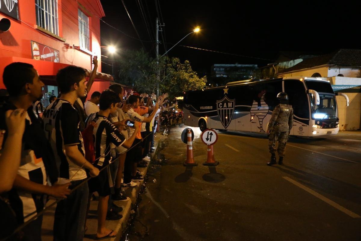 Torcedores chegaram ao Independncia animados e deram grande incentivo aos jogadores atleticanos