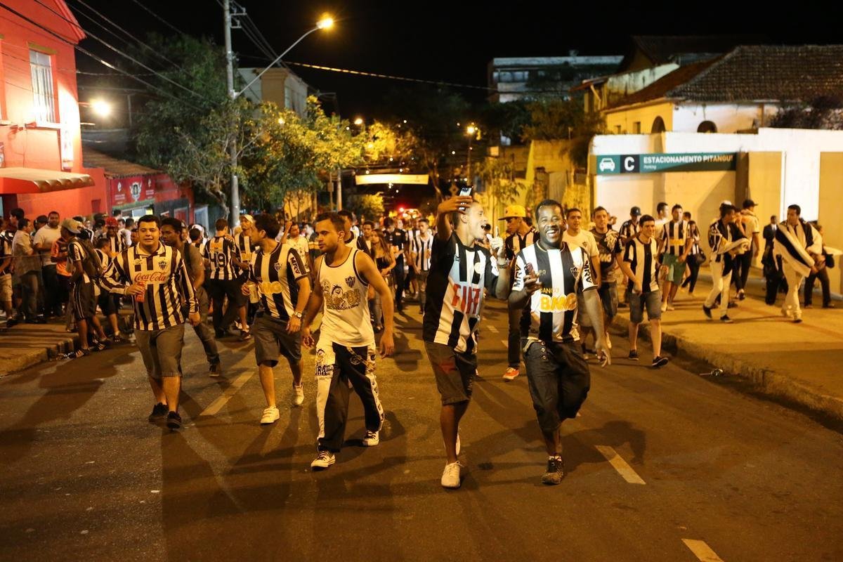 Torcedores chegaram ao Independncia animados e deram grande incentivo aos jogadores atleticanos