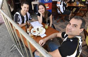 Em clima de feriado, torcedores alvinegros curtiram o dia antes da partida contra o Botafogo