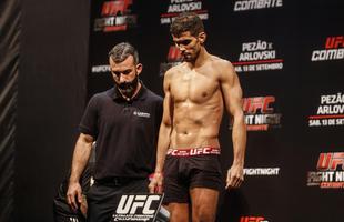 Imagens da pesagem e encaradas do UFC em Braslia - Lo Santos e Efrain Escudero