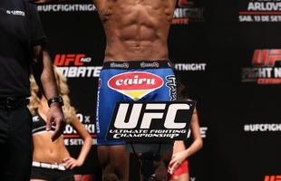 Imagens da pesagem e encaradas do UFC em Braslia - Iuri Maraj 