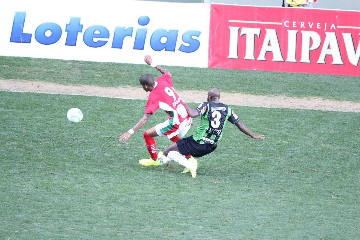 Coelho no resistiu  equipe de Varginha e segue em queda livre na Srie B