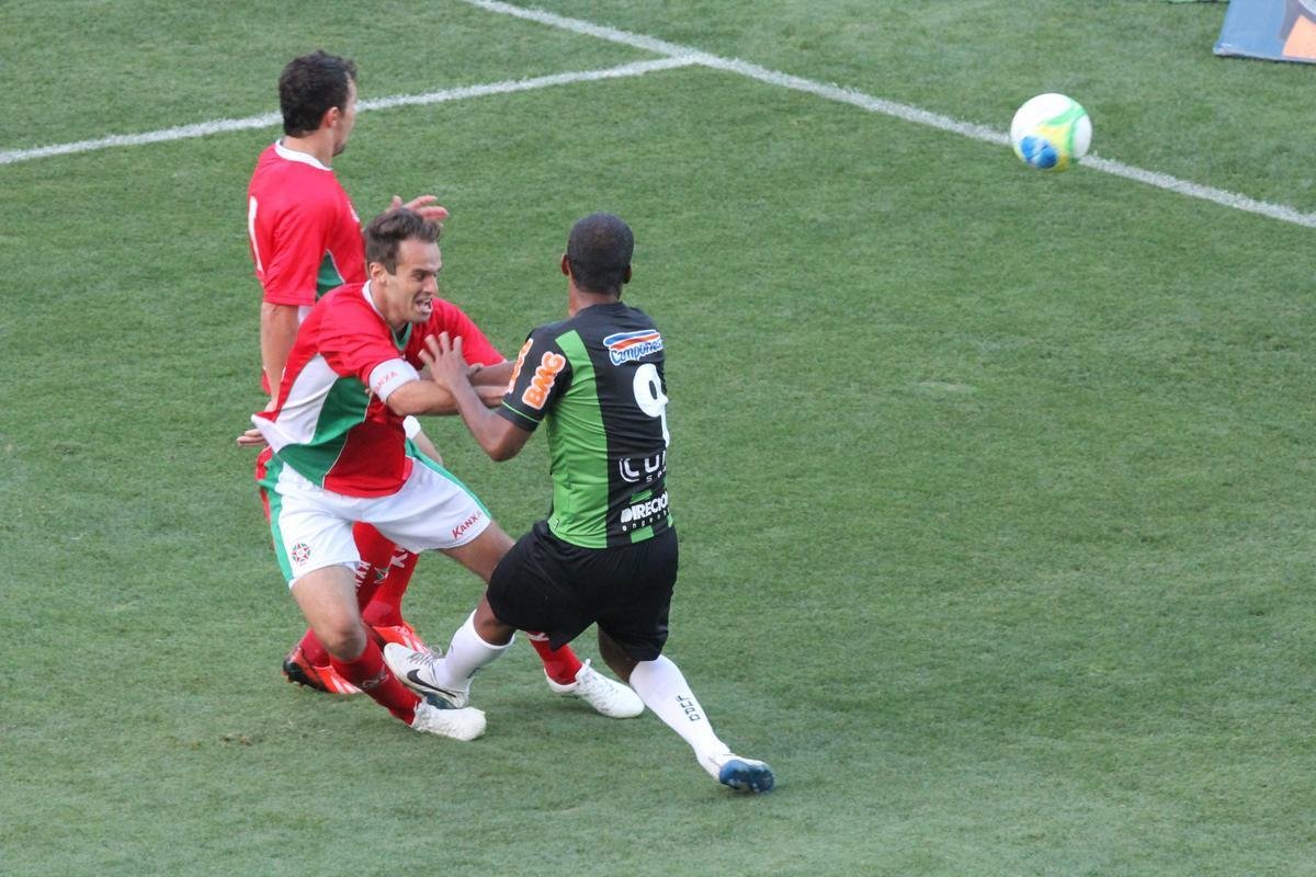 Coelho no resistiu  equipe de Varginha e segue em queda livre na Srie B