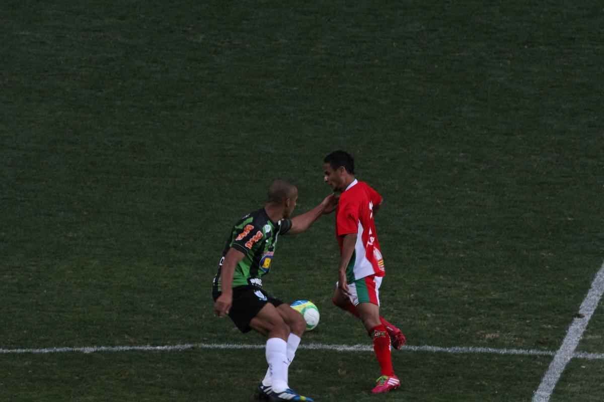 Coelho no resistiu  equipe de Varginha e segue em queda livre na Srie B