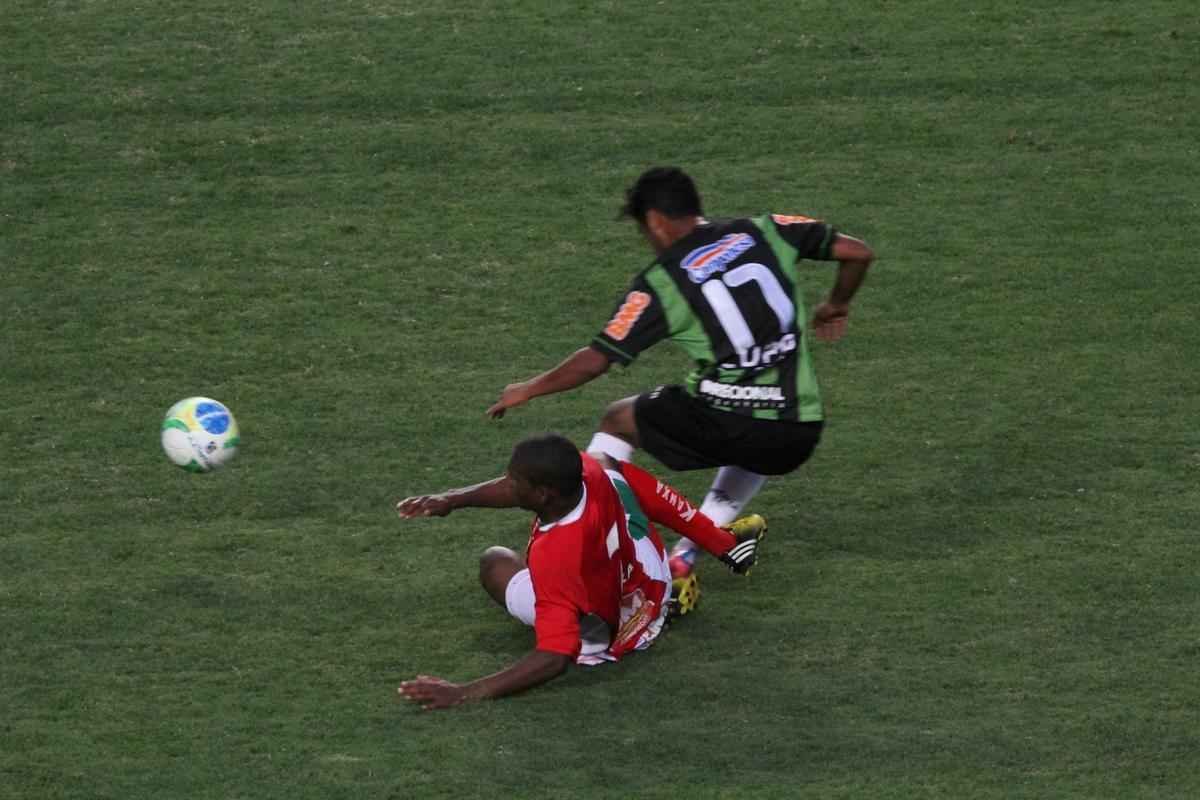 Coelho no resistiu  equipe de Varginha e segue em queda livre na Srie B
