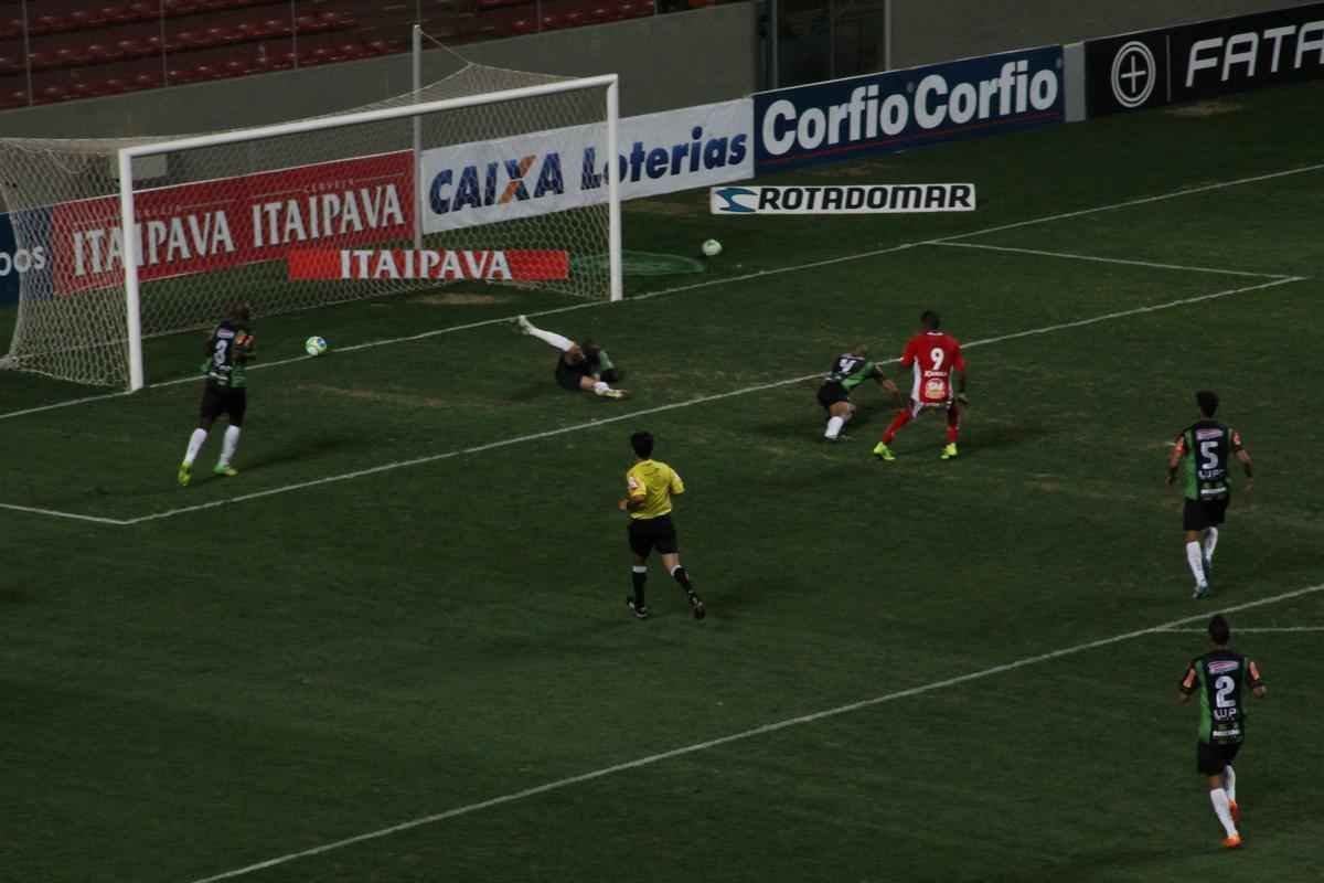 Coelho no resistiu  equipe de Varginha e segue em queda livre na Srie B