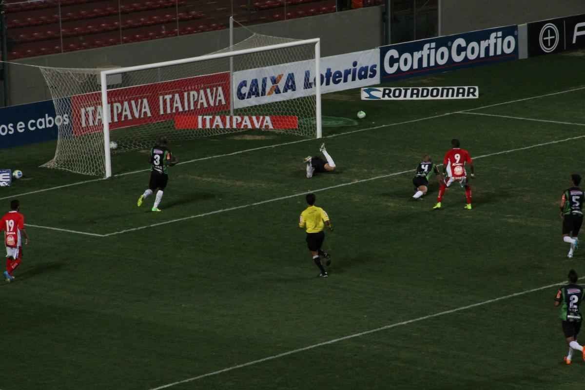 Coelho no resistiu  equipe de Varginha e segue em queda livre na Srie B