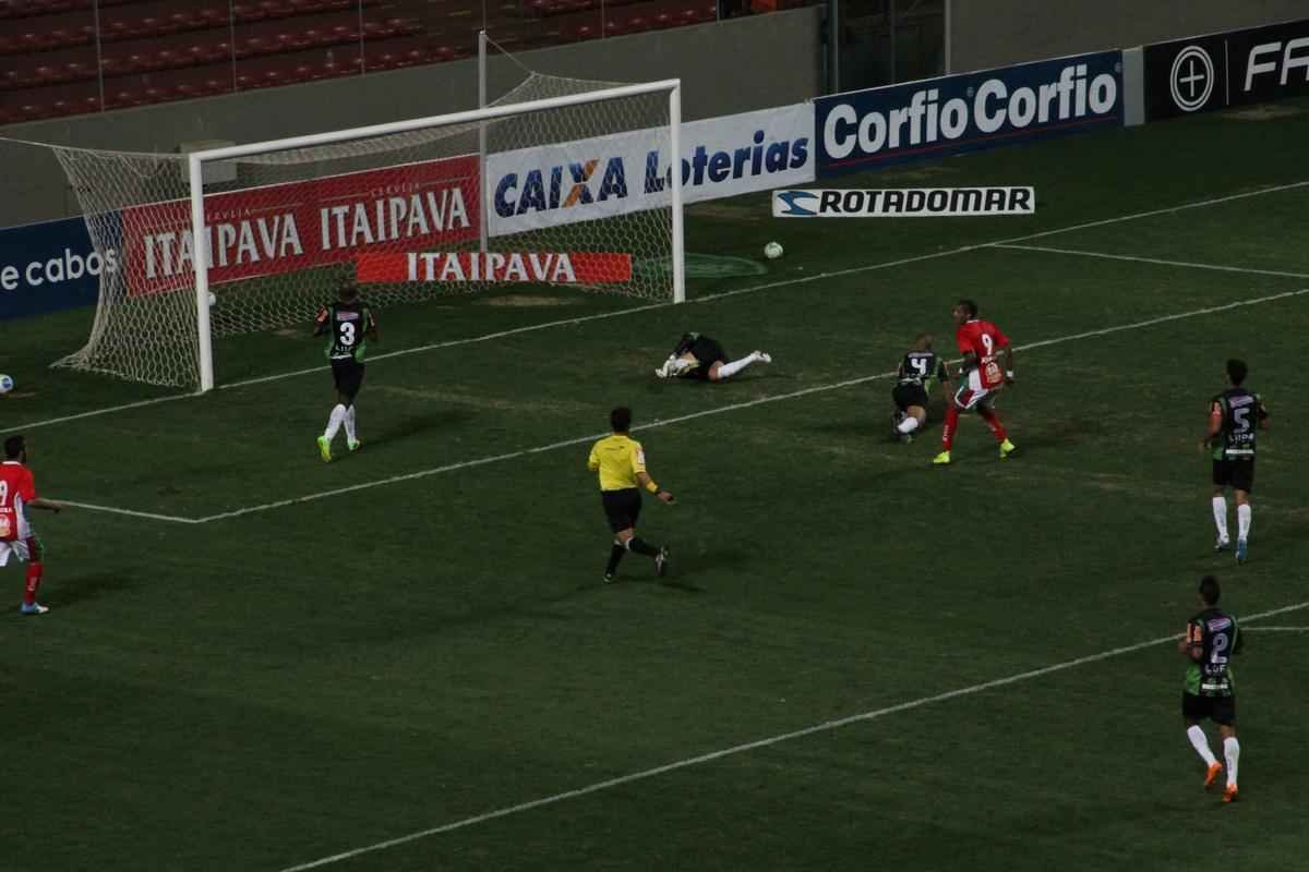 Coelho no resistiu  equipe de Varginha e segue em queda livre na Srie B