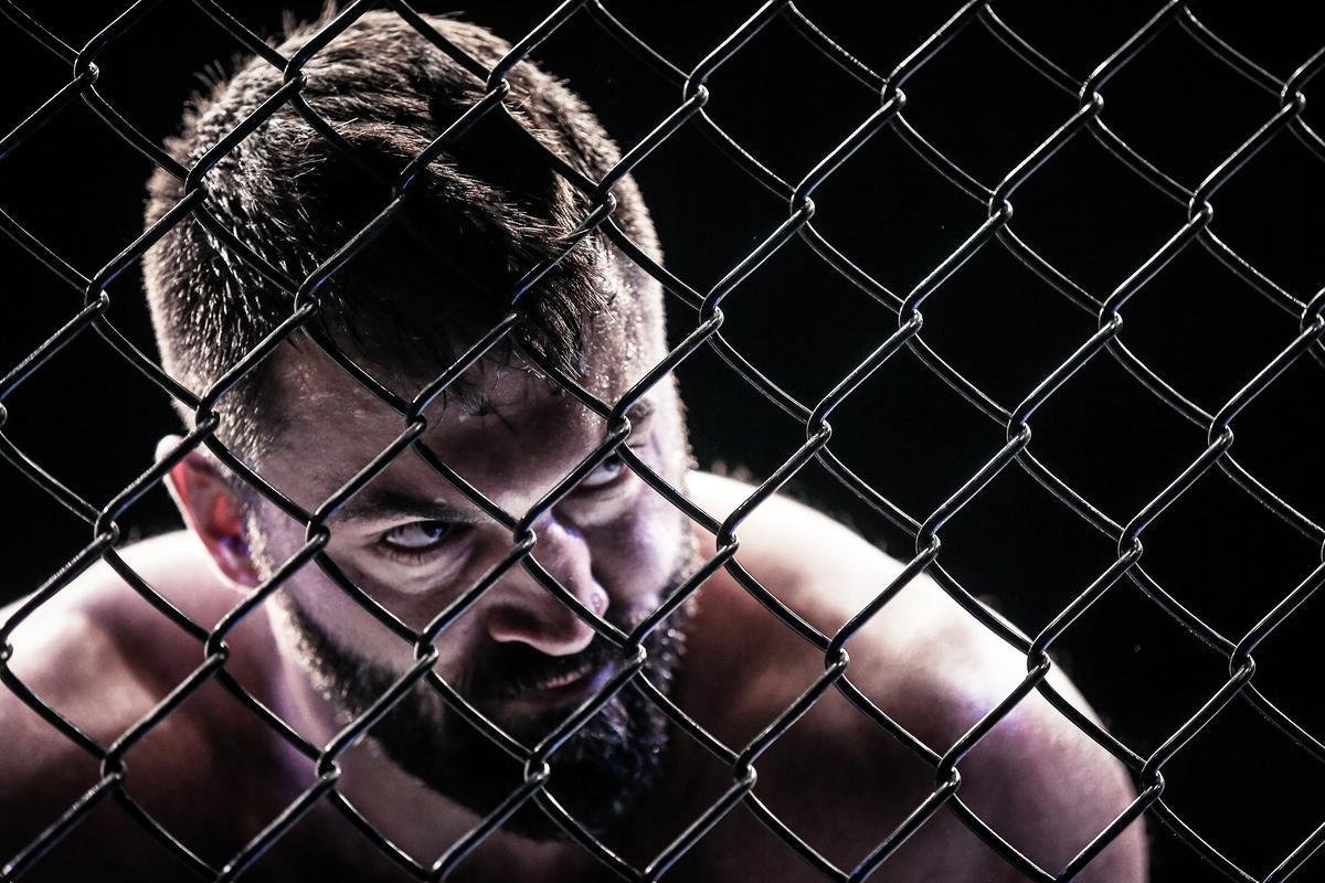 Imagens do UFC Fight Night 51, em Braslia - Andrei Arlovski (bermuda preta e luvas azuis) venceu Antnio Pezo por nocaute no primeiro round