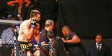 Imagens do UFC Fight Night 51, em Braslia - Andrei Arlovski (bermuda preta e luvas azuis) venceu Antnio Pezo por nocaute no primeiro round