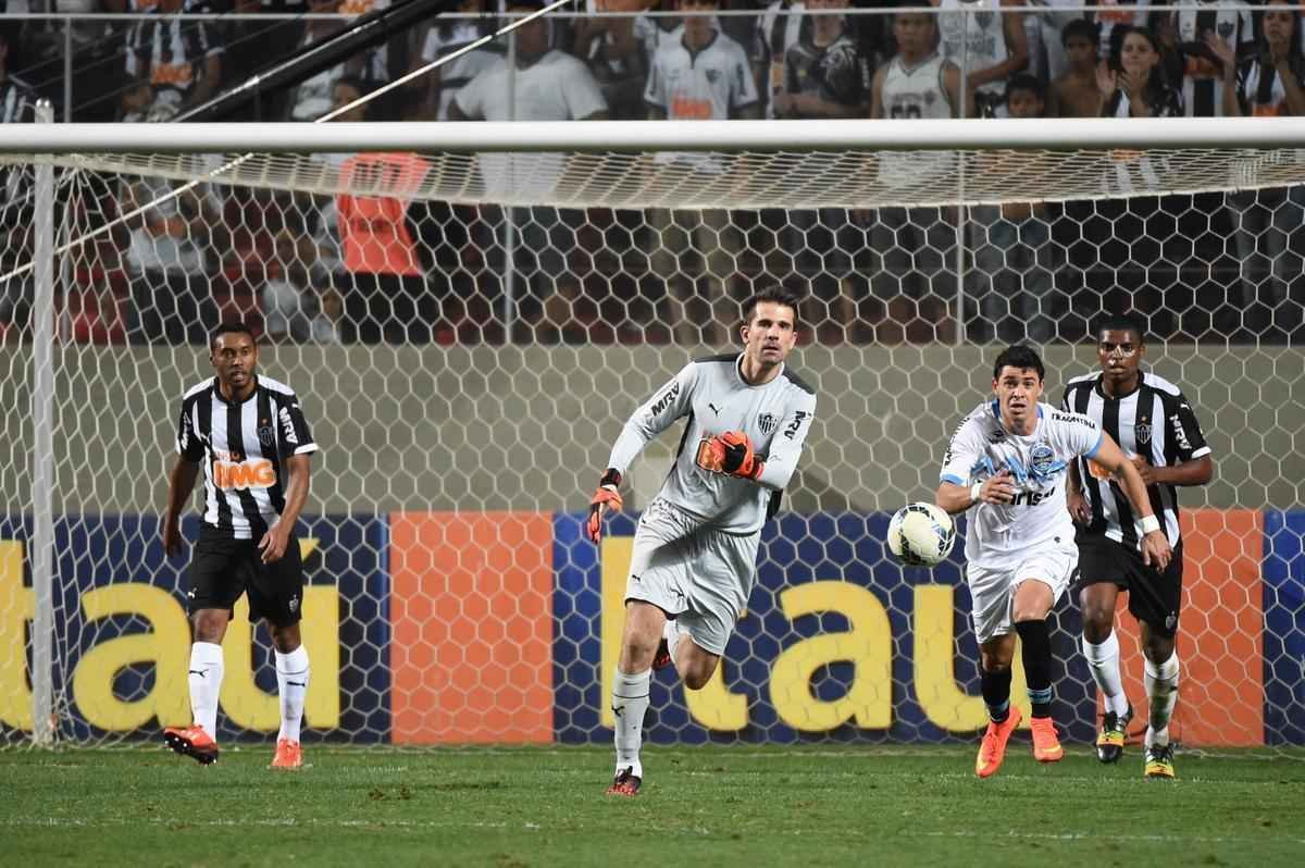 Imagens de Atltico x Grmio, no Independncia, pela 21 rodada do Campeonato Brasileiro