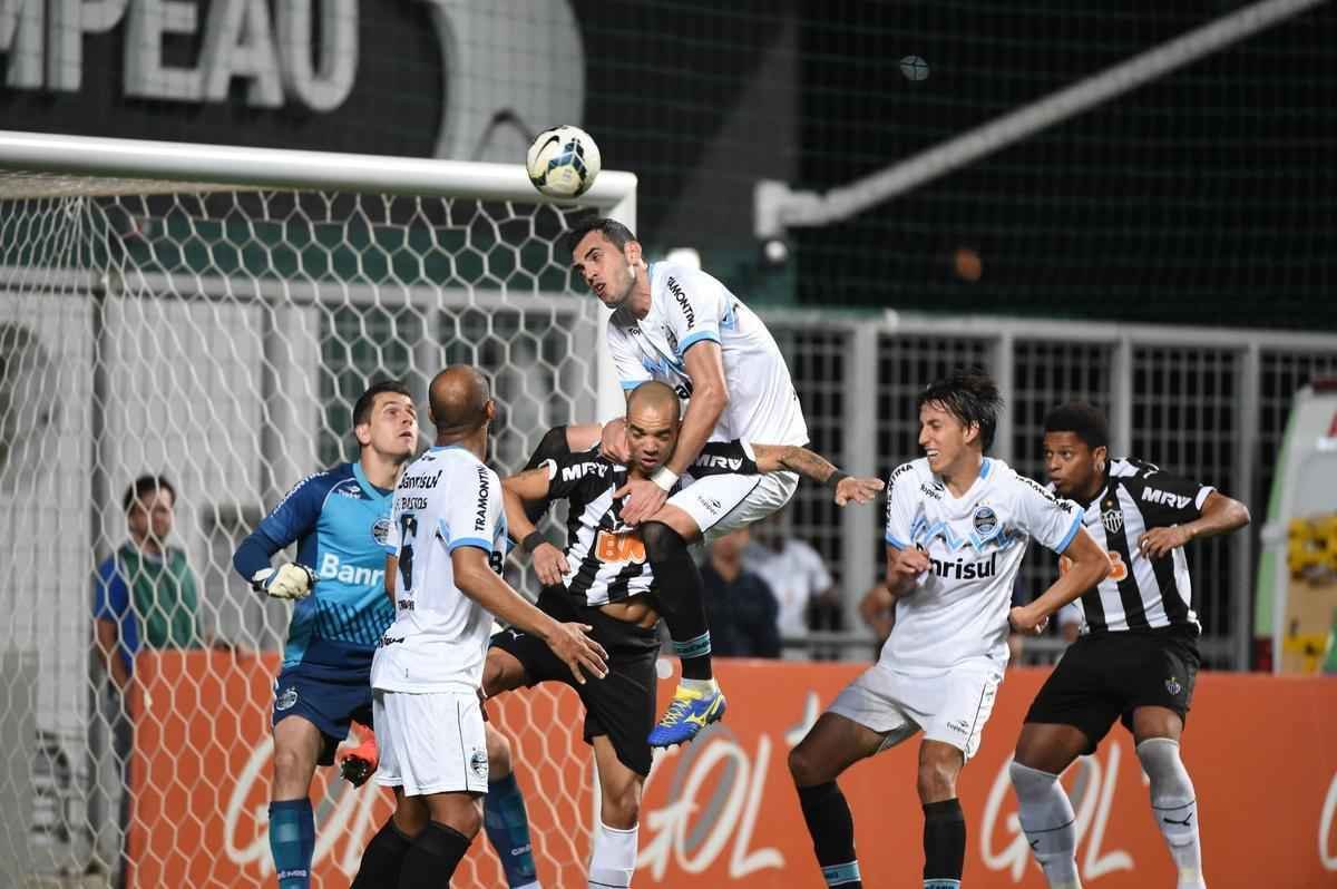Imagens de Atltico x Grmio, no Independncia, pela 21 rodada do Campeonato Brasileiro