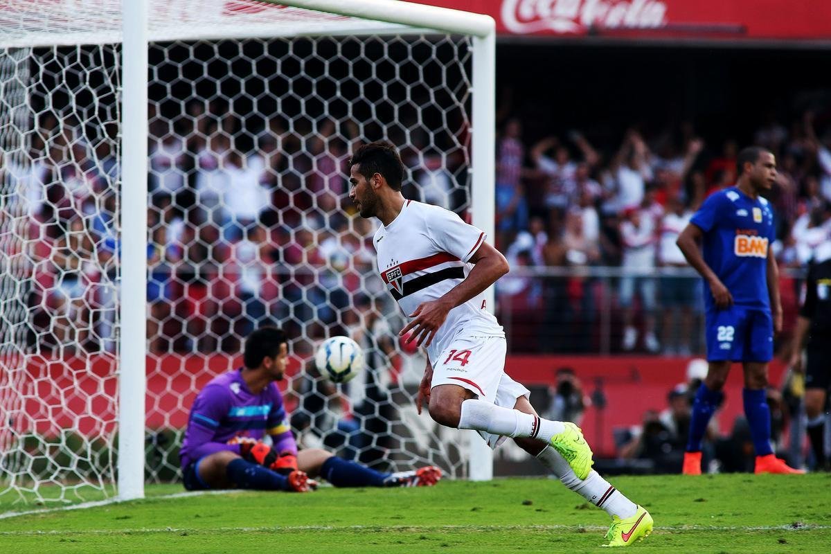 No Morumbi, Cruzeiro perdeu para o So Paulo, por 2 a 0, pela 21 rodada do Campeonato Brasileiro