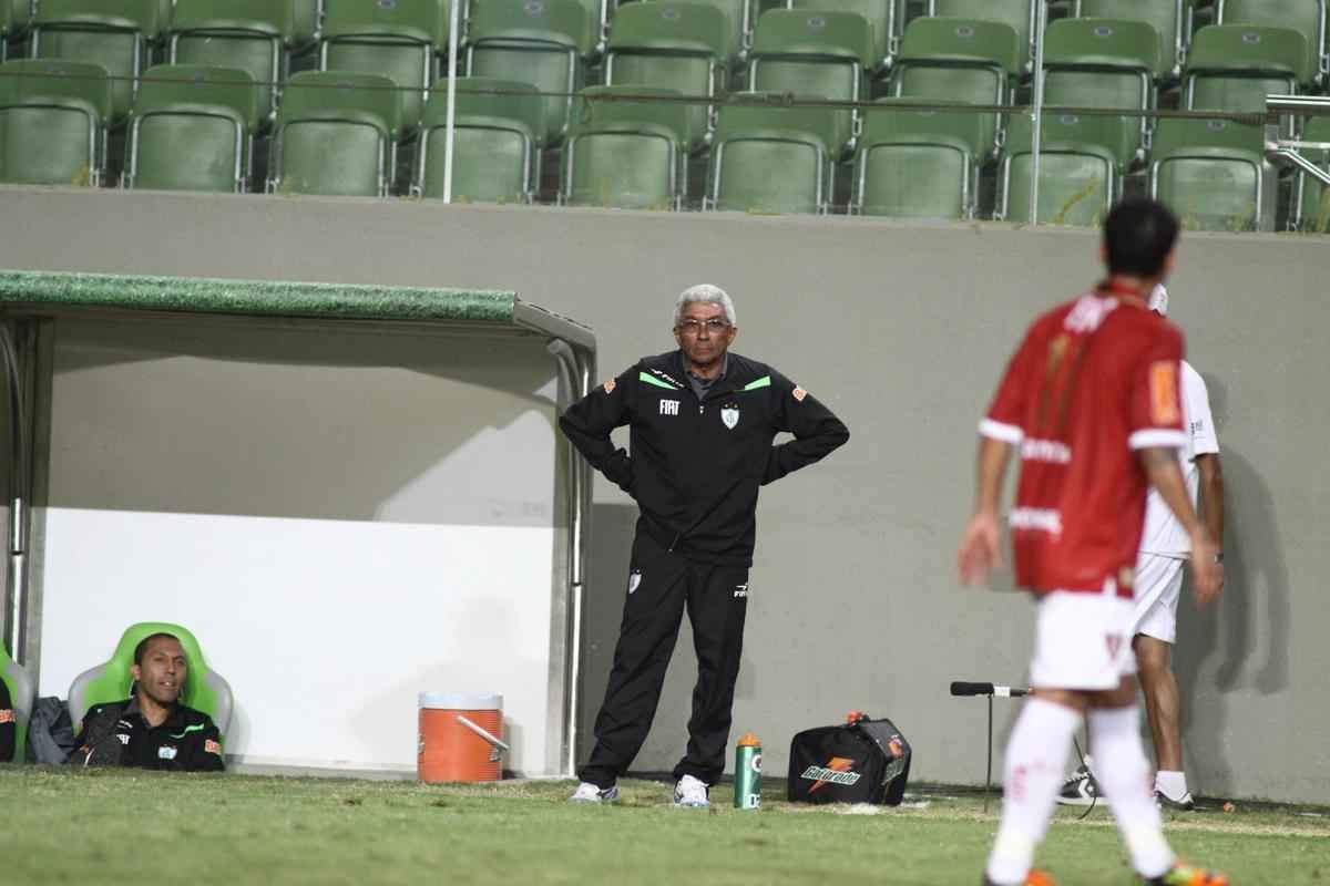 Givanildo comeou bem a temporada retrasada, sendo vice-campeo mineiro e arrancandoe sequncia positiva na Srie B. No entanto, aps uma srie de quatro partidas sem vitria, o comandante foi demitido pela diretoria do clube. Seus nmeros em 2012 foram 34 jogos, 18 vitrias, cinco empates e 11 derrotas (57,8% de aproveitamento). 