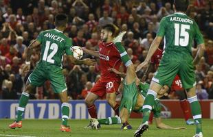 Liverpool estreou com vitria em casa sobre o Ludogorets e Balotelli marcou o seu primeiro gol