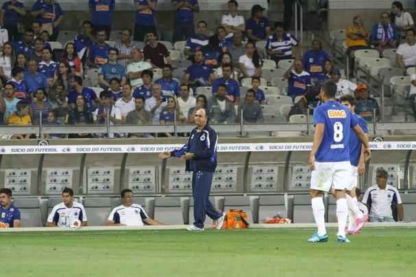 Cruzeiro e Atltico-PR se enfrentam no Mineiro pela 22 rodada do Campeonato Brasileiro