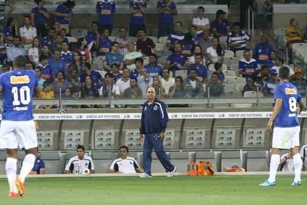 Cruzeiro e Atltico-PR se enfrentam no Mineiro pela 22 rodada do Campeonato Brasileiro