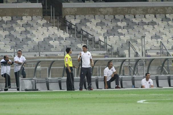 Cruzeiro e Atltico-PR se enfrentam no Mineiro pela 22 rodada do Campeonato Brasileiro