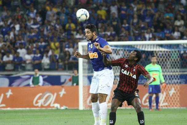 Cruzeiro e Atltico-PR se enfrentam no Mineiro pela 22 rodada do Campeonato Brasileiro