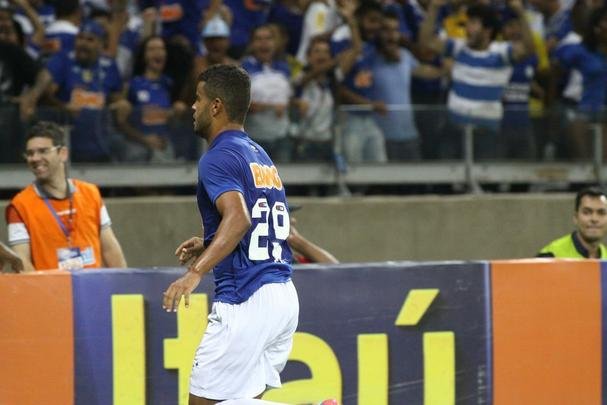 Cruzeiro e Atltico-PR se enfrentam no Mineiro pela 22 rodada do Campeonato Brasileiro