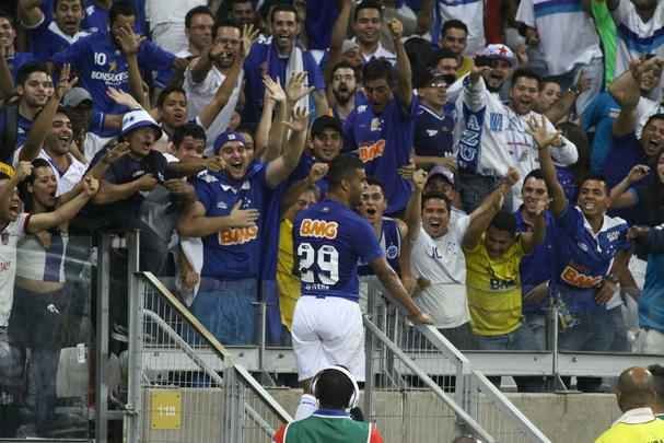 Cruzeiro e Atltico-PR se enfrentam no Mineiro pela 22 rodada do Campeonato Brasileiro