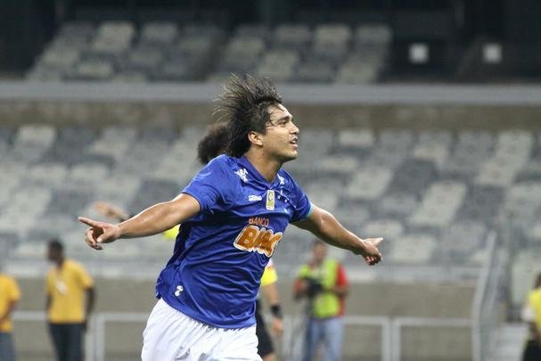 Cruzeiro e Atltico-PR se enfrentam no Mineiro pela 22 rodada do Campeonato Brasileiro