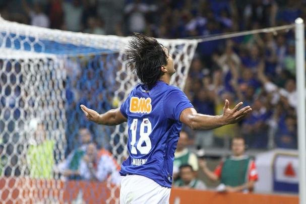 Cruzeiro e Atltico-PR se enfrentam no Mineiro pela 22 rodada do Campeonato Brasileiro
