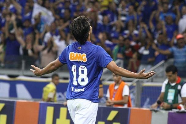 Cruzeiro e Atltico-PR se enfrentam no Mineiro pela 22 rodada do Campeonato Brasileiro