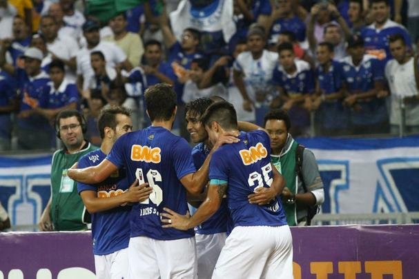 Cruzeiro e Atltico-PR se enfrentam no Mineiro pela 22 rodada do Campeonato Brasileiro