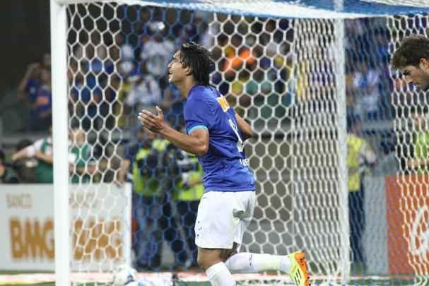 Cruzeiro e Atltico-PR se enfrentam no Mineiro pela 22 rodada do Campeonato Brasileiro