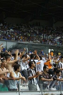 Torcedores do Galo dentro do Mineiro no clssico contra o Cruzeiro, pelo Brasileiro