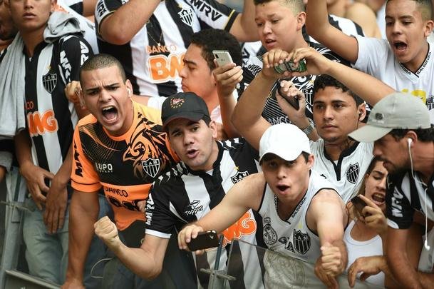 Torcedores do Galo dentro do Mineiro no clssico contra o Cruzeiro, pelo Brasileiro