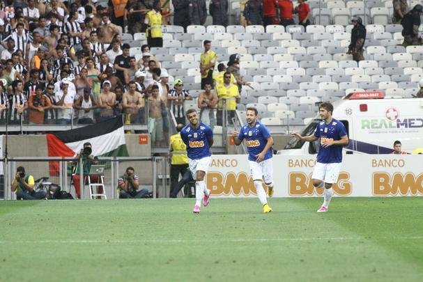 Fotos do jogo entre Cruzeiro e Atltico, no Mineiro, pela 23 rodada do Brasileiro