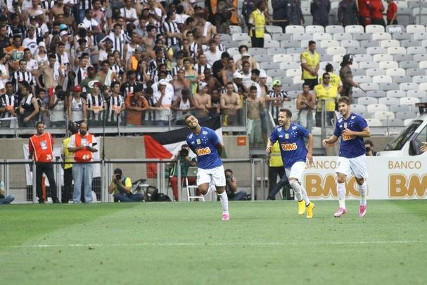 Fotos do jogo entre Cruzeiro e Atltico, no Mineiro, pela 23 rodada do Brasileiro