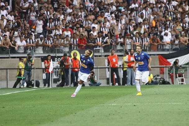 Fotos do jogo entre Cruzeiro e Atltico, no Mineiro, pela 23 rodada do Brasileiro