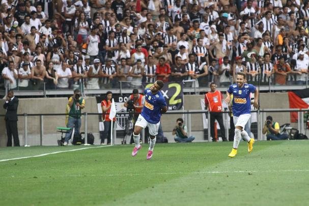 Fotos do jogo entre Cruzeiro e Atltico, no Mineiro, pela 23 rodada do Brasileiro