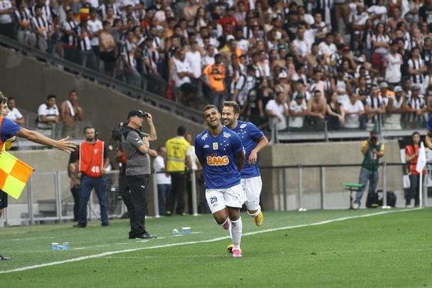 Fotos do jogo entre Cruzeiro e Atltico, no Mineiro, pela 23 rodada do Brasileiro