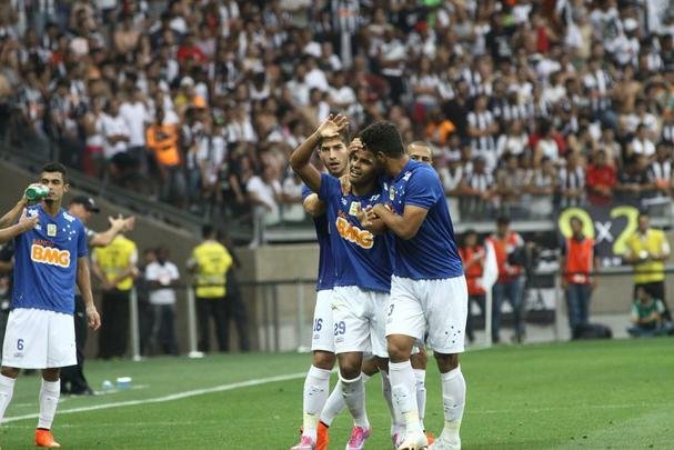 Fotos do jogo entre Cruzeiro e Atltico, no Mineiro, pela 23 rodada do Brasileiro