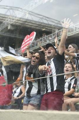 Imagens da torcida no jogo entre Atltico e Vitria pelo Campeonato Brasileiro