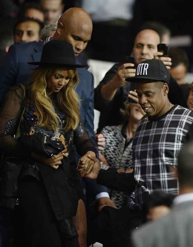 Jogo pela Liga dos Campees entre PSG e Barcelona, em Paris, reuniu cantora Beyonc e seu marido, o rapper Jay-Z; o ex-jogador ingls David Beckham e o ex-presidente da Frana, Nicolas Sarkozy