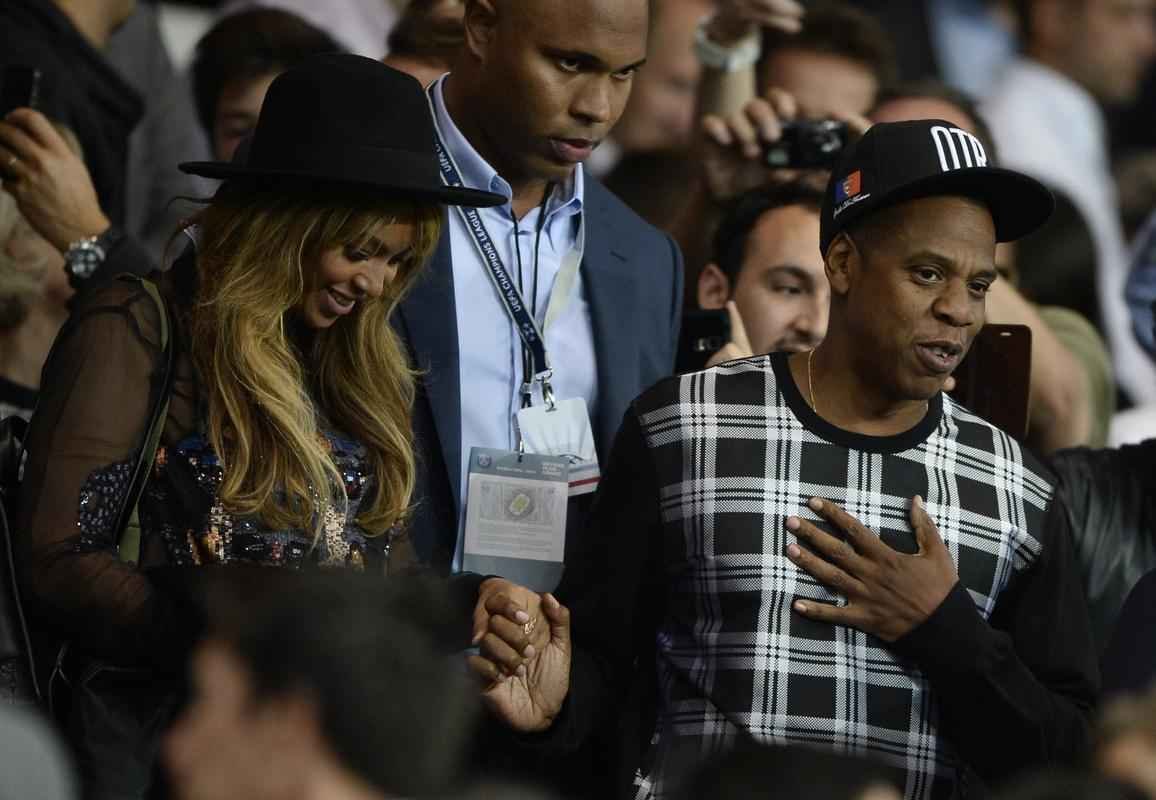 Jogo pela Liga dos Campees entre PSG e Barcelona, em Paris, reuniu cantora Beyonc e seu marido, o rapper Jay-Z; o ex-jogador ingls David Beckham e o ex-presidente da Frana, Nicolas Sarkozy