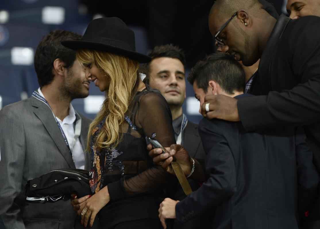Jogo pela Liga dos Campees entre PSG e Barcelona, em Paris, reuniu cantora Beyonc e seu marido, o rapper Jay-Z; o ex-jogador ingls David Beckham e o ex-presidente da Frana, Nicolas Sarkozy