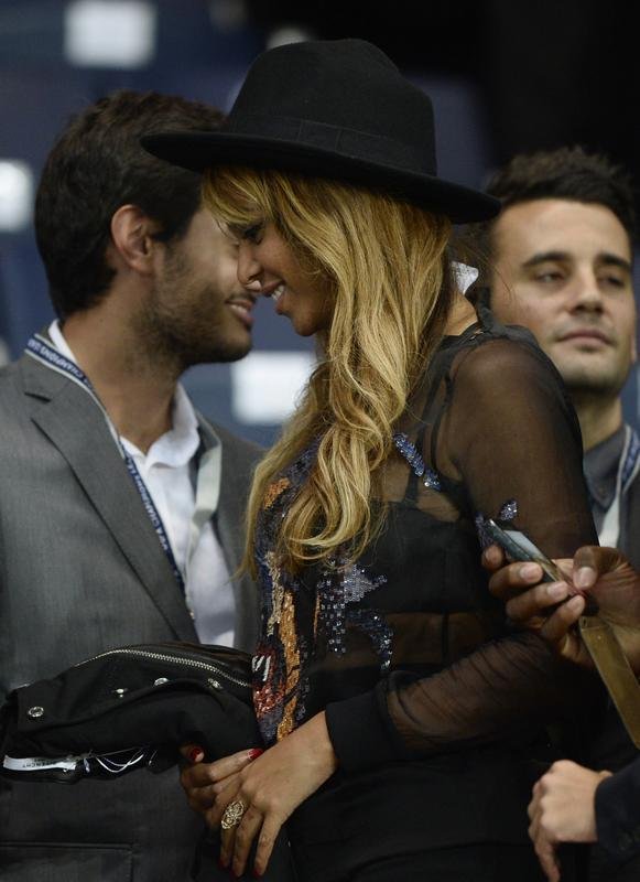 Jogo pela Liga dos Campees entre PSG e Barcelona, em Paris, reuniu cantora Beyonc e seu marido, o rapper Jay-Z; o ex-jogador ingls David Beckham e o ex-presidente da Frana, Nicolas Sarkozy