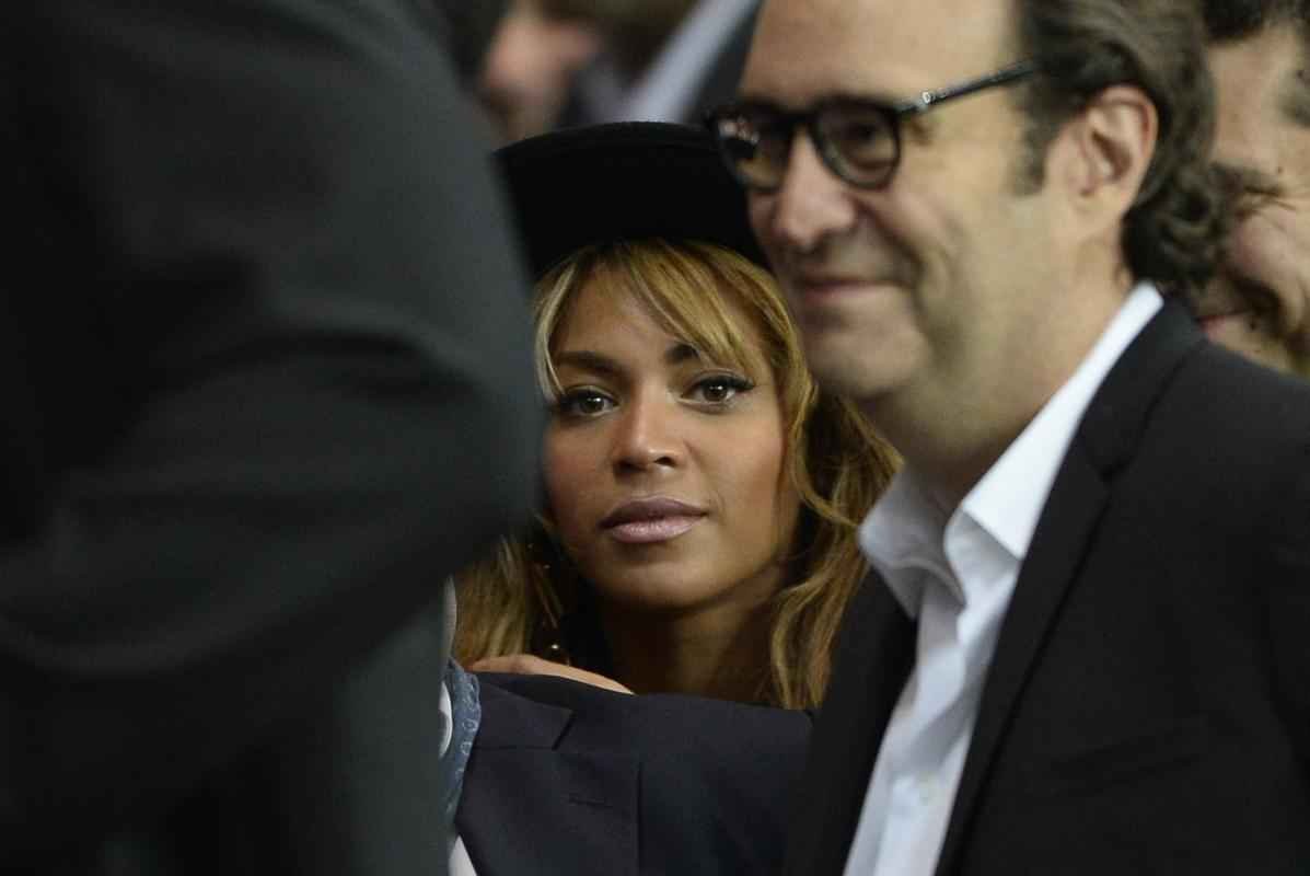 Jogo pela Liga dos Campees entre PSG e Barcelona, em Paris, reuniu cantora Beyonc e seu marido, o rapper Jay-Z; o ex-jogador ingls David Beckham e o ex-presidente da Frana, Nicolas Sarkozy