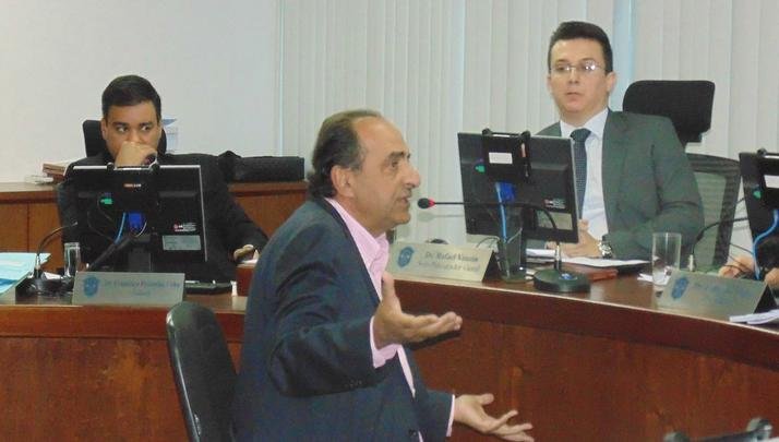 Julgamento de Atltico e Cruzeiro na Terceira Comisso Disciplinar do STJD, no Rio de Janeiro