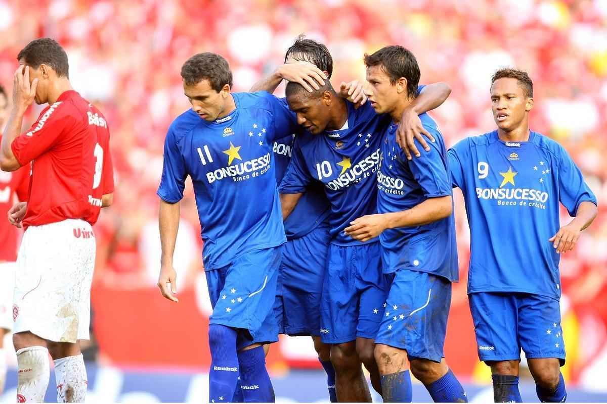 Em 2009, o Cruzeiro derrotou o Inter por 3 a 2 no Beira-Rio, com dois gols de Gilberto e um de Thiago Ribeiro.