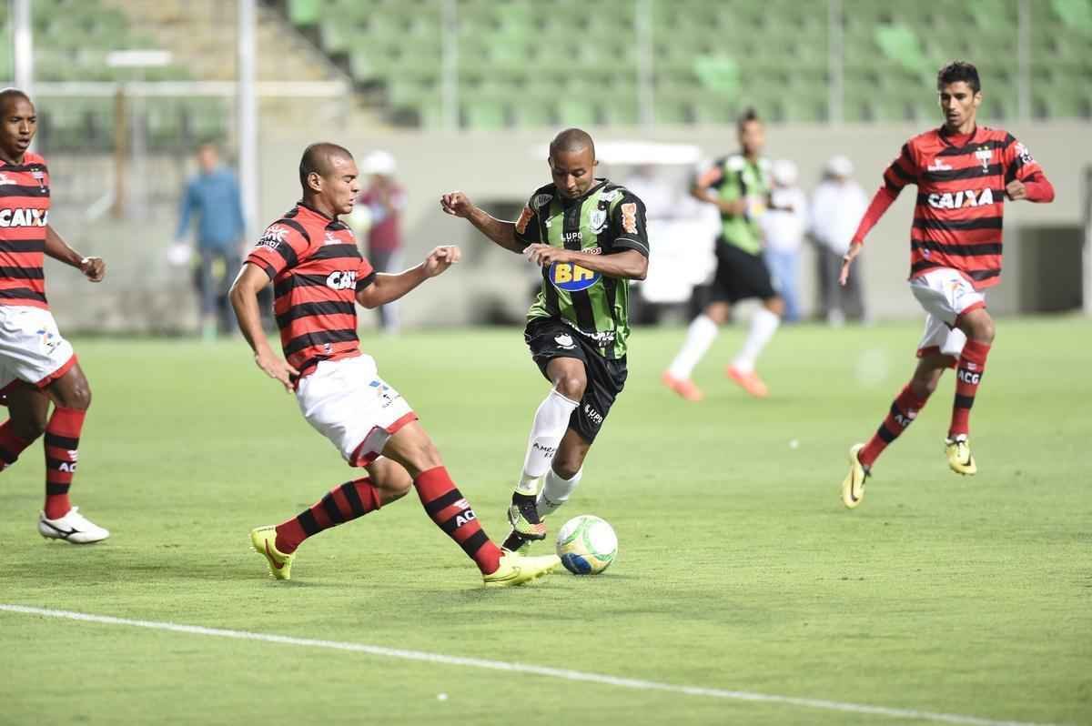Fotos do jogo entre Amrica e Atltico-GO, no Independncia, pela 27 rodada da Srie B do Brasileiro