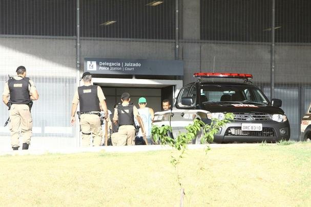 Cruzeirenses se aglomeraram no entorno do Mineiro desde o incio da tarde