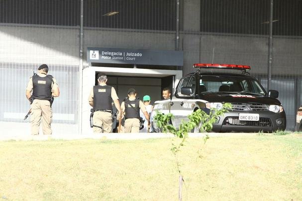 Cruzeirenses se aglomeraram no entorno do Mineiro desde o incio da tarde
